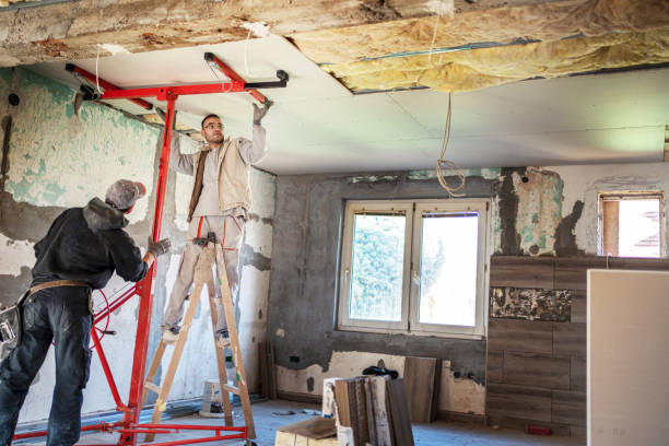 Best Garage Insulation Installation  in Massapequa, NY